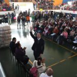 Entrega Alfonso Martínez despensas a 7 mil mujeres jefas de familia